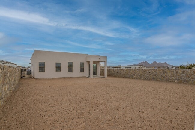 Building Photo - 6262 Recoleta Rd