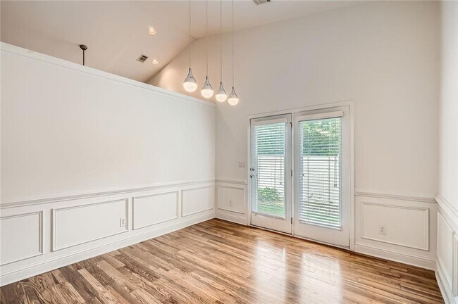 Building Photo - 1873 Jameson Cir NE