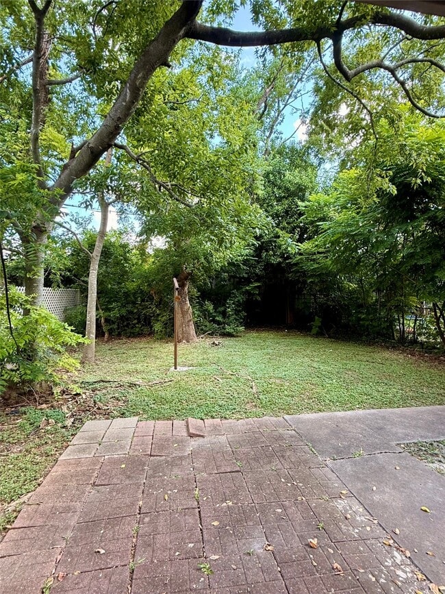 Building Photo - 5706 Parwill St
