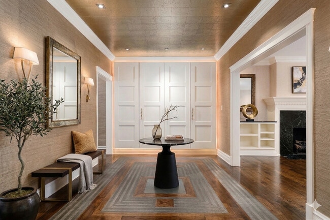 Building Photo - 1347 N State Pkwy