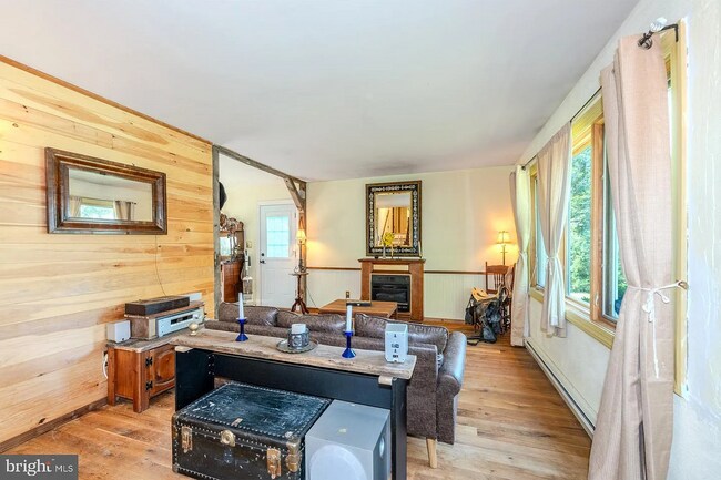 Building Photo - 7221 Hillview Dr