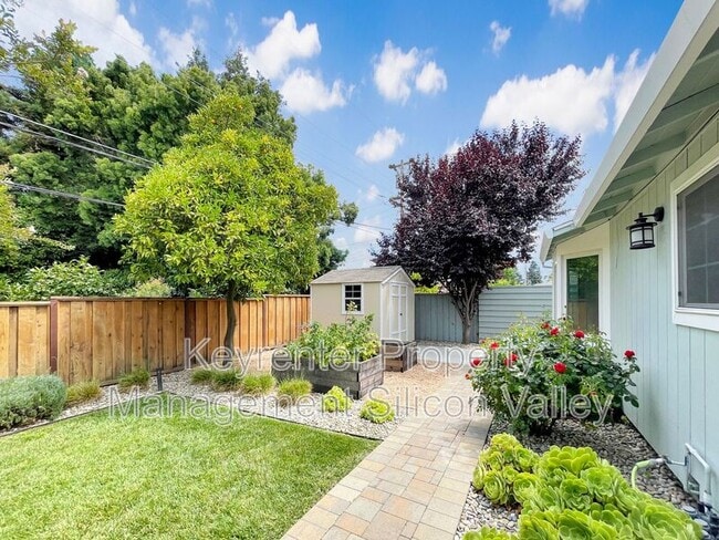 Building Photo - 772 Springwood Dr