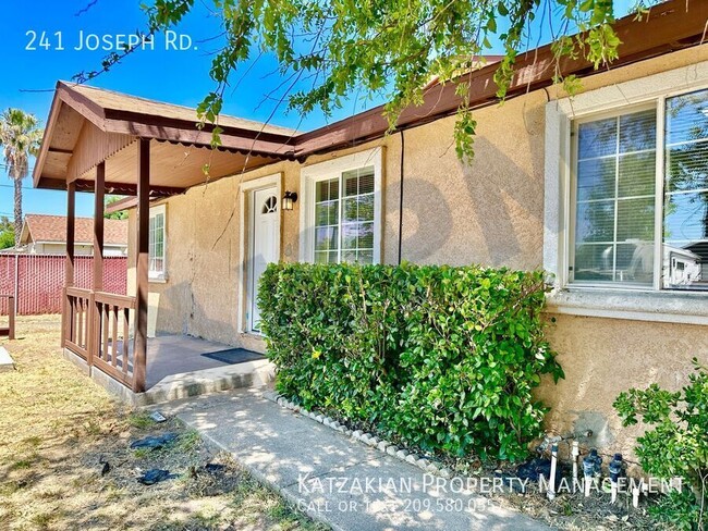 Building Photo - Renovated 4-Bedroom Single Story Manteca C...