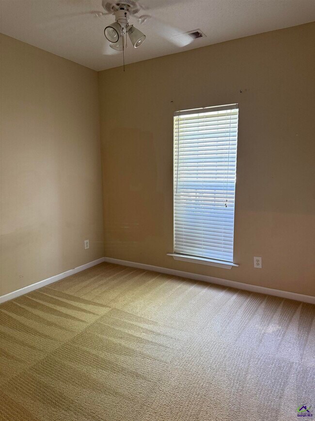 Building Photo - 106 Oldfield Ct