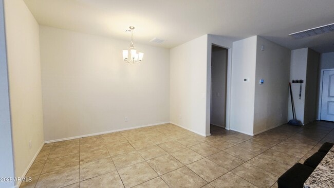 Building Photo - 236 S San Jose Ln