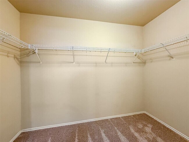 Building Photo - 909 Remington Dr