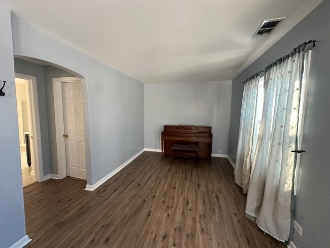 Building Photo - 33351 N Park St