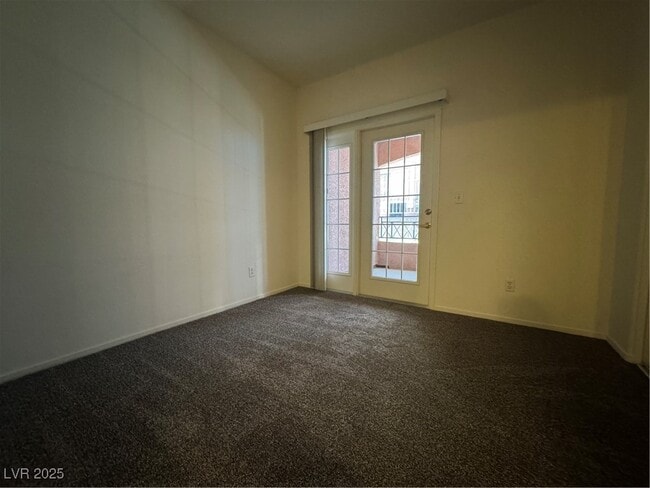 Building Photo - 301 Pine Haven St