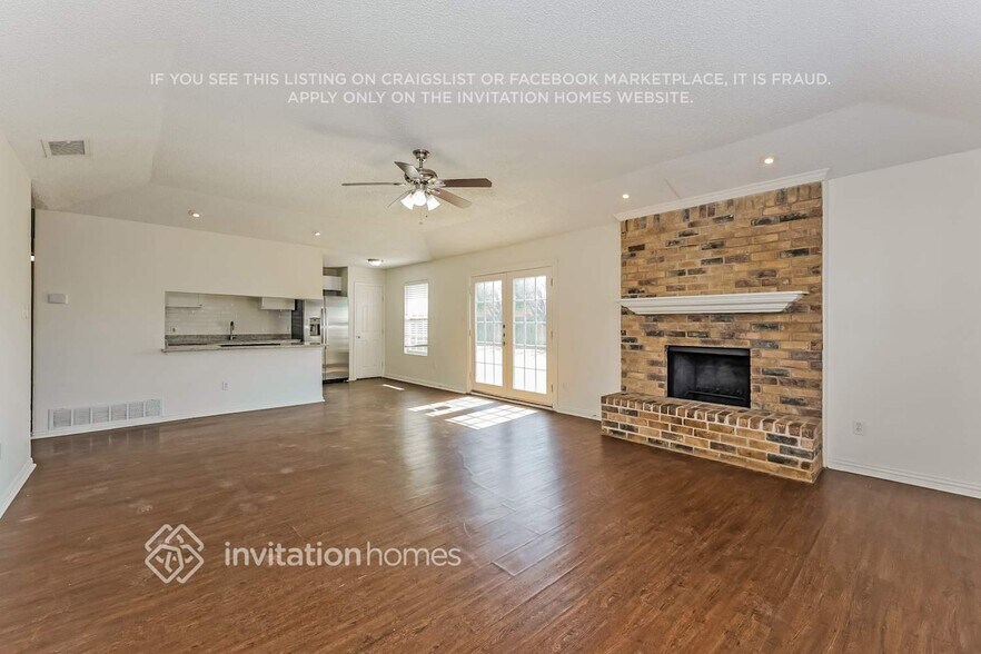 Building Photo - 654 Clover Ln