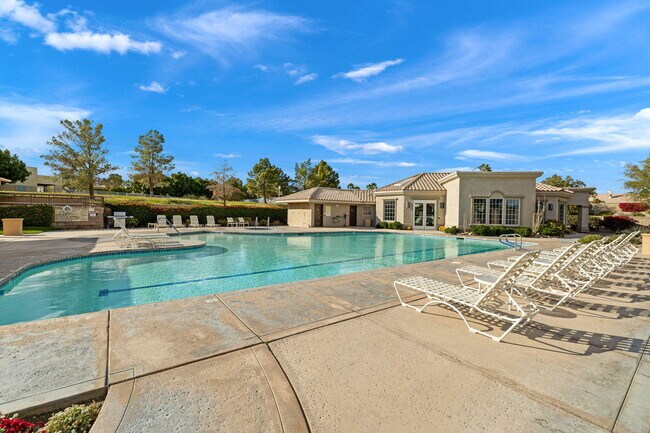 Building Photo - 45553 Meadow Lake Dr