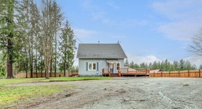 Building Photo - 11825 Woods Lake Rd