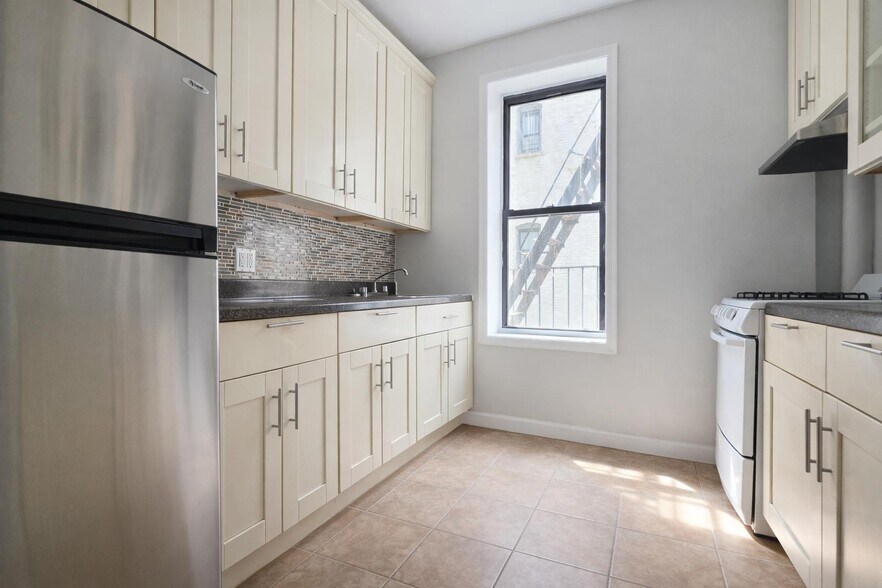 Building Photo - 148 W 142nd St