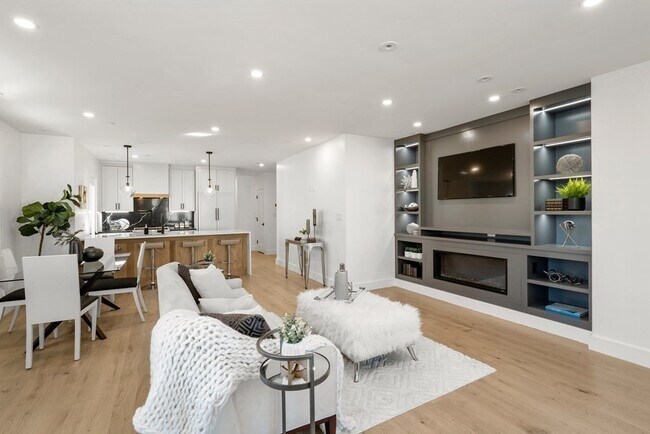 Building Photo - 57 Saratoga St