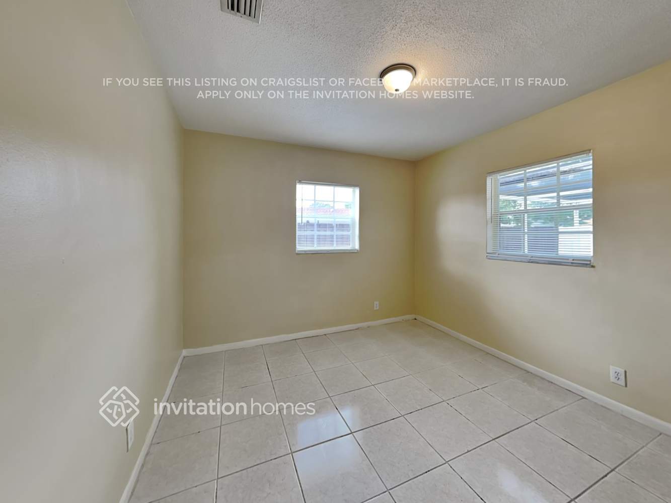 Building Photo - 7512 NW 40th Pl