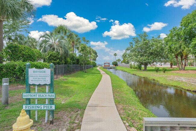 Building Photo - 107 Bay Tree Dr
