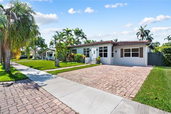 Building Photo - 1416 Polk St