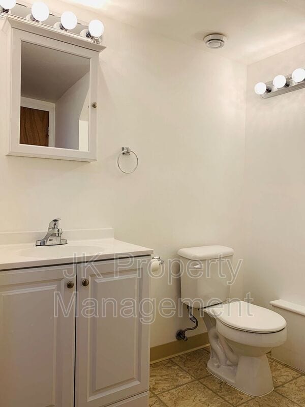 Building Photo - 717 52nd St S