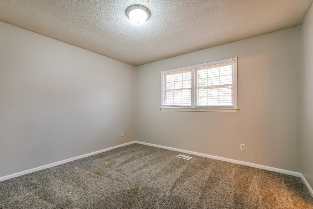 Building Photo - 2915 Winchester Dr