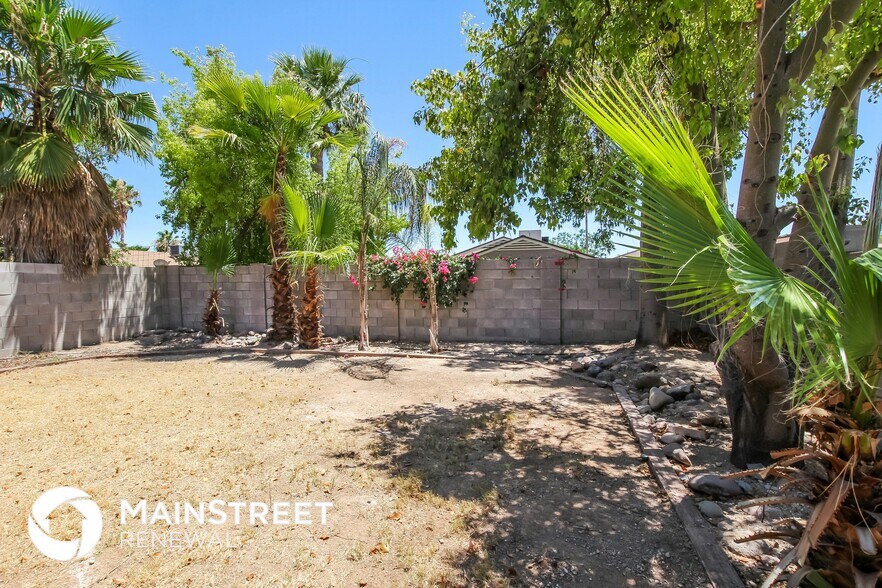 Building Photo - 927 E Escuda Dr