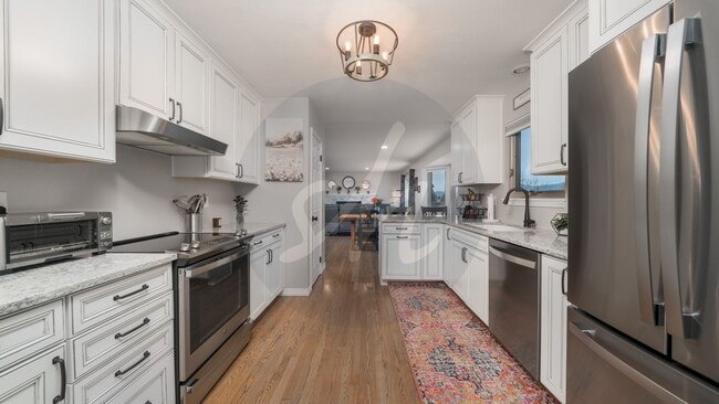 Building Photo - Remodeled Gem in Briargate