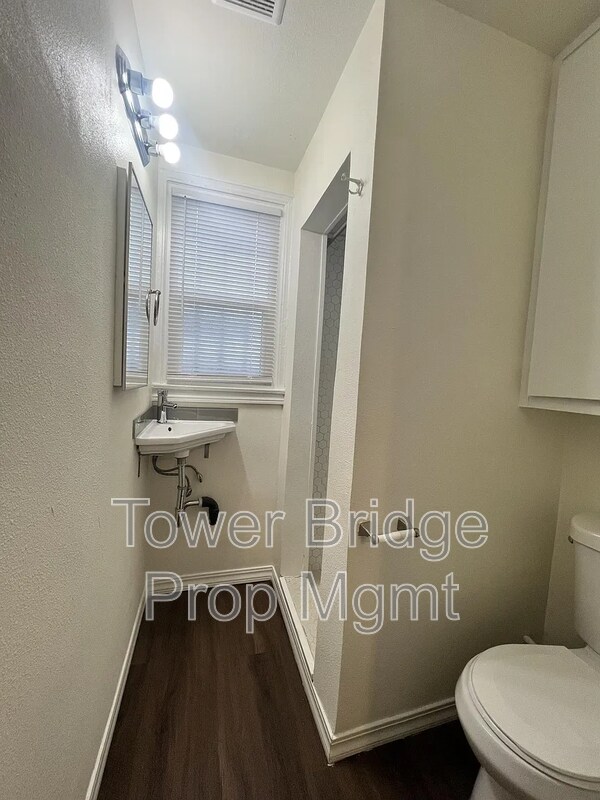 Building Photo - 716 14th St