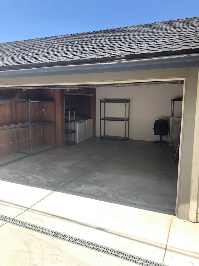 Building Photo - 2 Bedroom, 2 Bath + Loft, with Exceptional Views! Just Steps to the Beach!