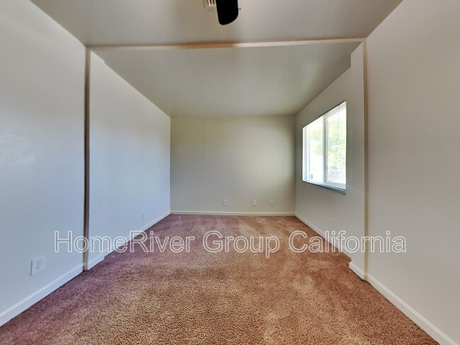 Building Photo - 3887 14th Ave