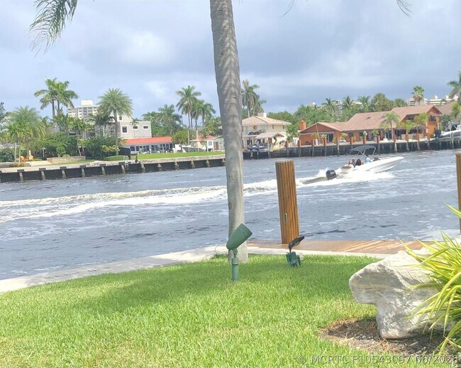 Building Photo - 6407 Bay Club Dr
