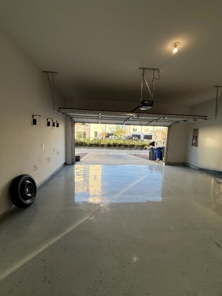 Building Photo - 12976 Jk Ojha St