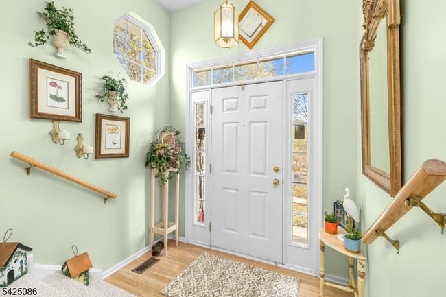 Building Photo - 20 Chesterfield Ct