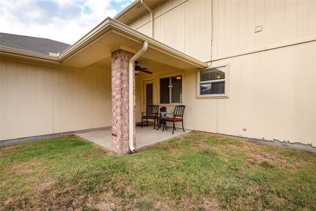 Building Photo - 5517 Vineyard Ln