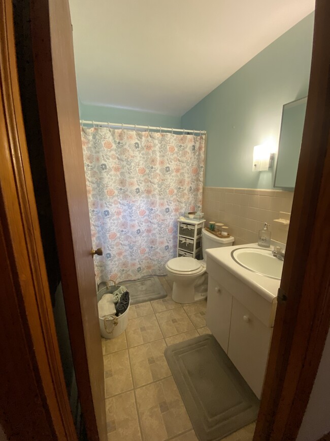 Full bathroom with tub/shower - 1130 Blue Hills Ave