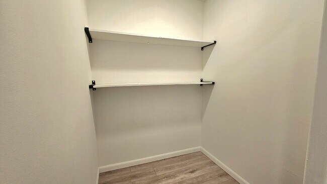 Building Photo - "Chic Urban Living: Cozy 1-Bedroom Condo in Prime Minneapolis Location!"