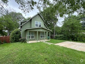 Building Photo - Updated 4 Bed 2.5 Bath Home - Close to TWU!