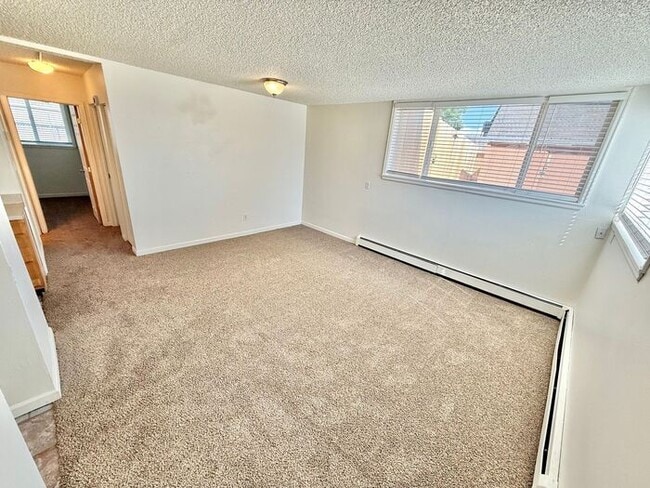 Building Photo - 6 month lease special $200 monthly discoun...