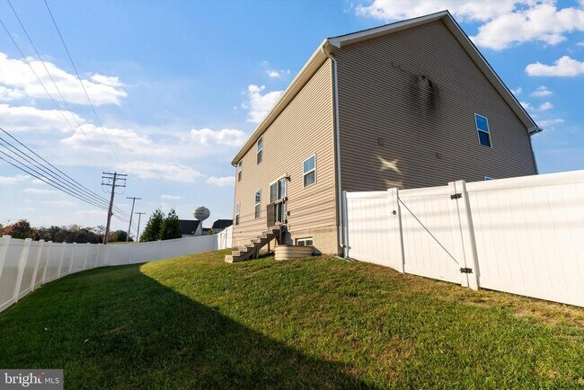 Building Photo - 311 Sunrise Ct