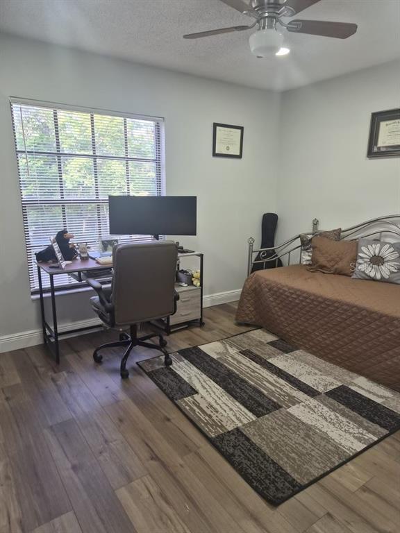 Building Photo - 1055 Kensington Park Dr