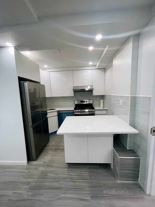 Kitchen - 5016 46th St