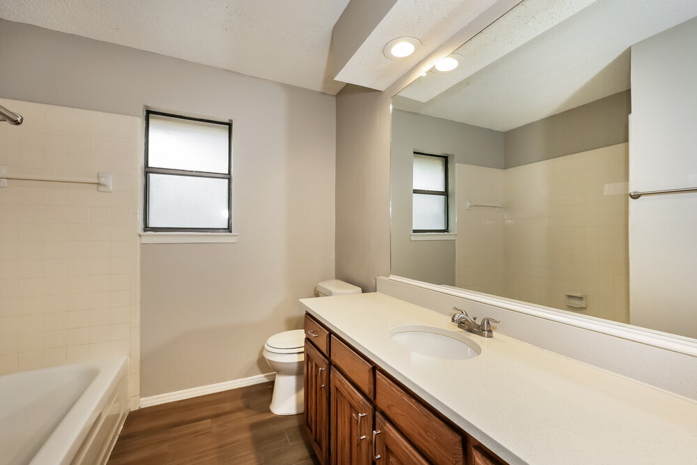 Building Photo - 2016 Chantilly Ct