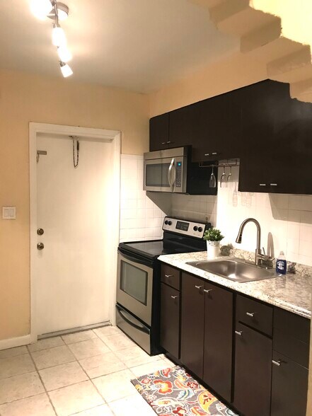 Building Photo - 209 NW 10th St