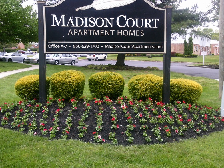 Building Photo - Madison Court Apartments