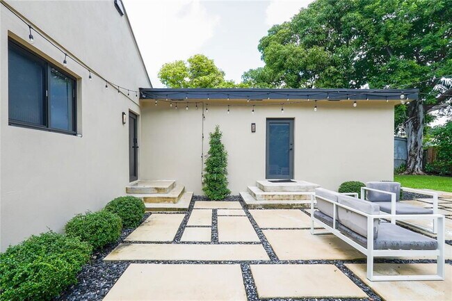 Building Photo - 1747 NW 31st St