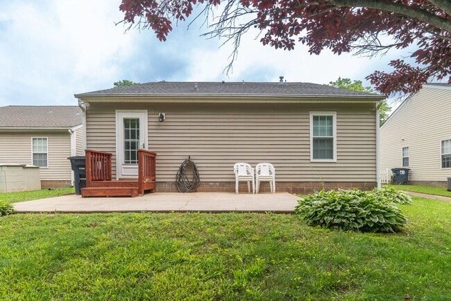 Building Photo - Lovely home in Monroe!