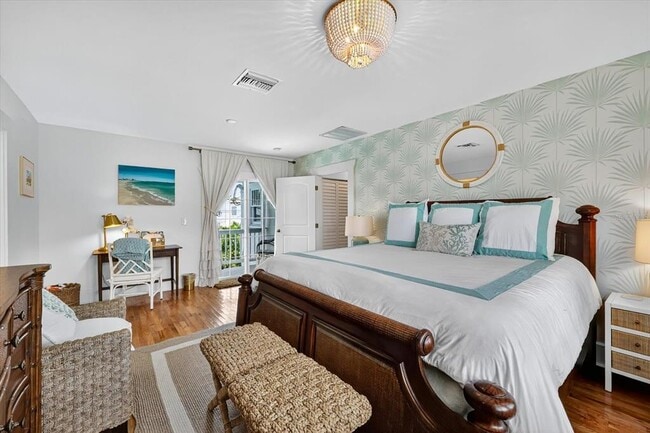 Building Photo - 235 10th Ave NE