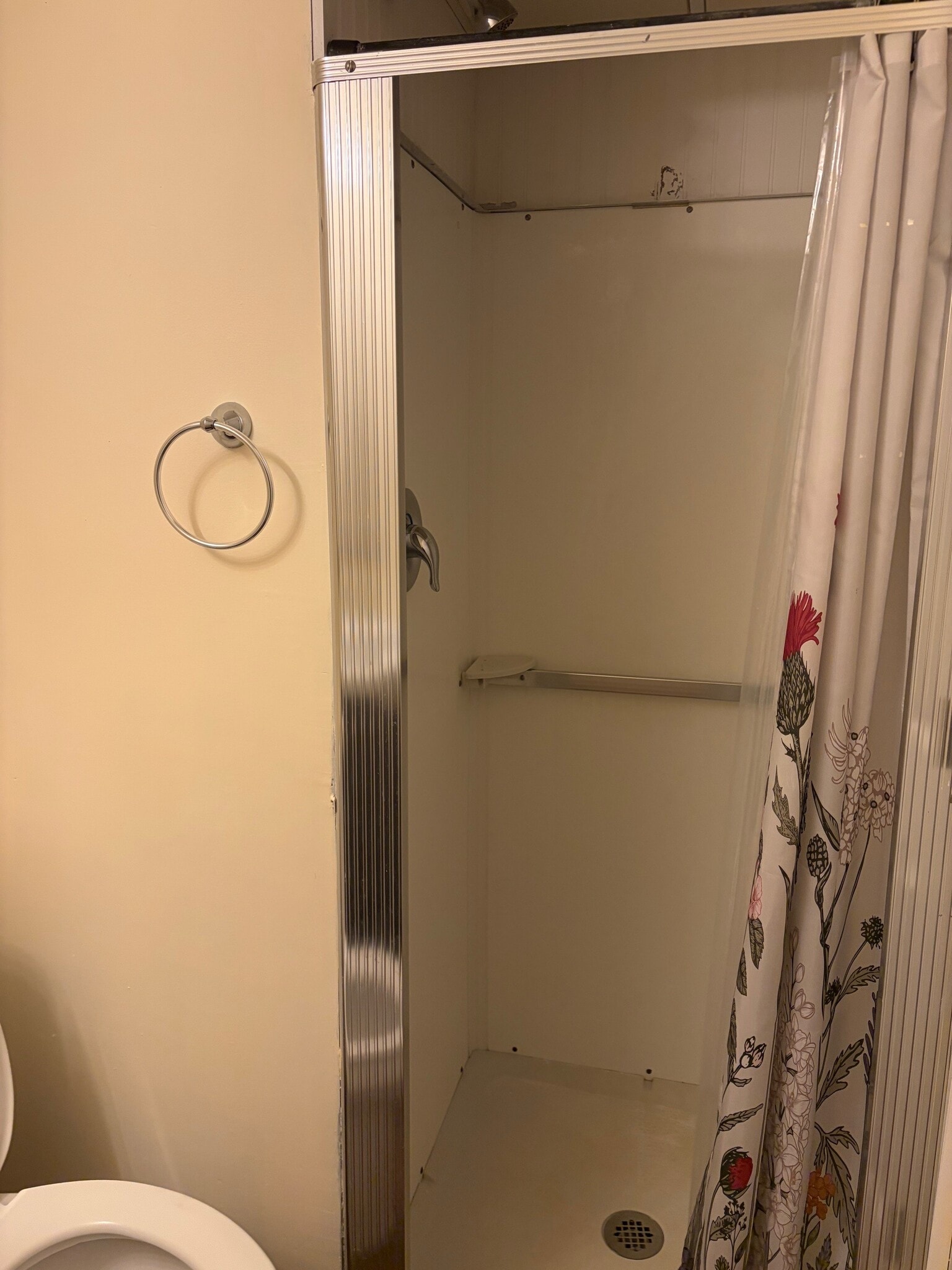 Bathroom - 46 School St