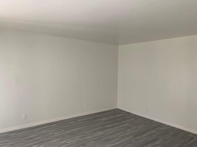 Interior Photo - 1425 E. Appleton St.