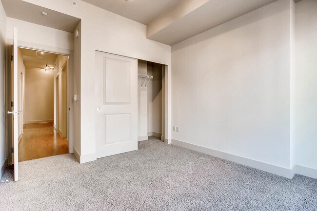 Building Photo - 7800 Plaza Condominiums ~ Mercer Island