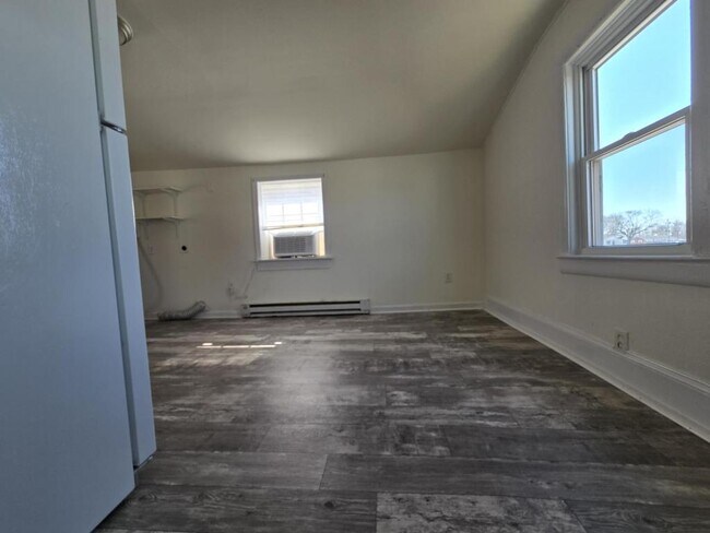 Building Photo - 76 Chestnut St