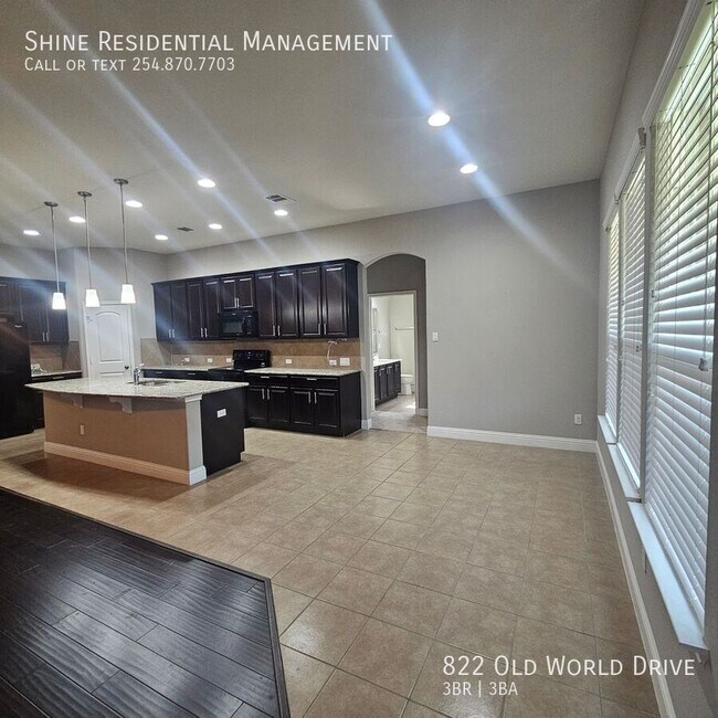 Building Photo - 822 Old World Dr
