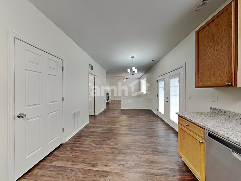 Building Photo - 7728 Barn Owl Dr